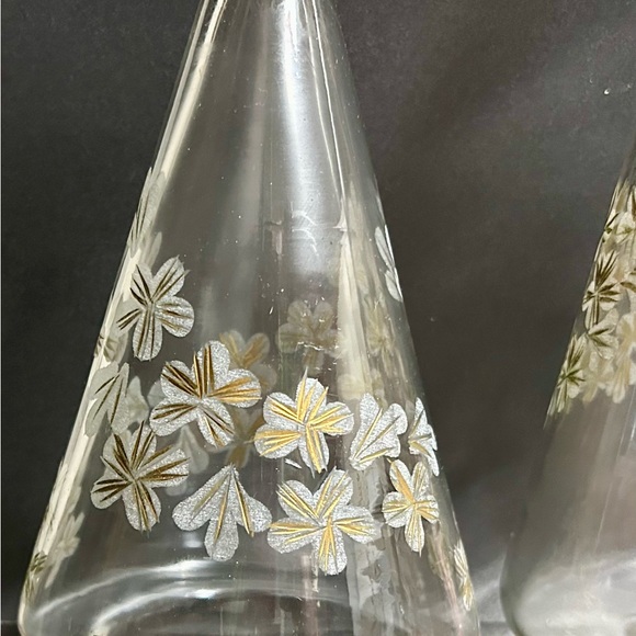 Set of 2 glass cone tree like art Floral Decor - Picture 2 of 9